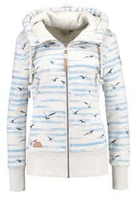 Sudadera gris con cremallera, rayas azul claro y patrones de aves. Presenta una capucha forrada, cordones y puños acanalados. Etiqueta del logo en el dobladillo.