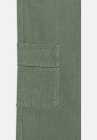 Name it NKFBELLA WIDE - Cargo hlače - light green