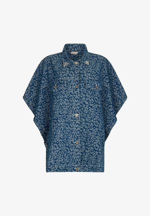 Chaqueta vaquera con estampado de leopardo azul, cierre de botones, cuello puntiagudo, bolsillos con solapa en el pecho y adornos de pedrería en las puntas del cuello.