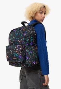 Eastpak DAY OFFICE - Mochila - beastimal black