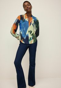 Next LONG SLEEVE V-NECK - REGULAR FIT - Blouse - multicolour abstract print
