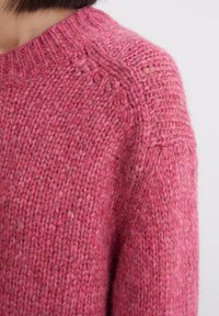 Marc O'Polo DENIM CREW NECK LONG SLEEVE CHUNKY - Džemperis - medium pink