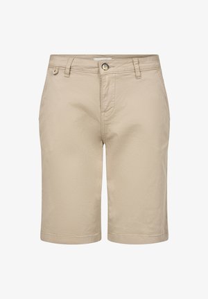 Beige Shorts aus weichem Stoff, mit Knopfverschluss, Gürtelschlaufen und umgeschlagenen Säumen. Glatte Textur ohne sichtbare Muster oder Akzente.