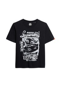 T-shirt nera in cotone con stampa grafica bianca di un volto, testo "Superdry" e "OSAKA CANYON 11 MAGGIO, ore 20:00" con vestibilità comoda.