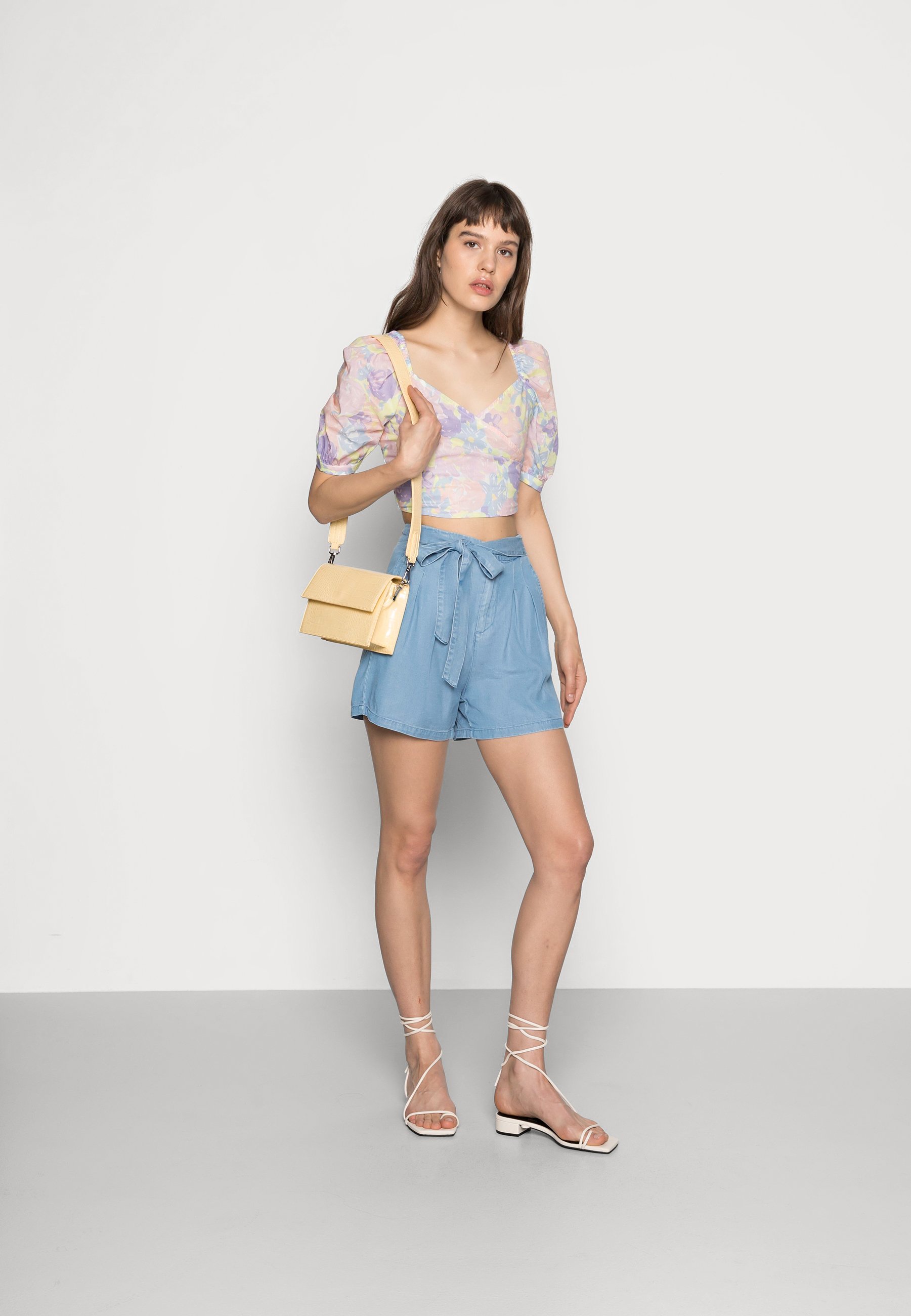 Vero Moda VMMIA - Šortai - light blue denim/šviesiai mėlyno džinso -  Zalando.lt