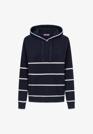 Granatowy sweter z kapturem z białymi poziomymi paskami, sznurkami z napisem "FRIEDA&FREDDIES" oraz jasnoniebieskim obszyciem na mankietach i krawędzi kaptura.