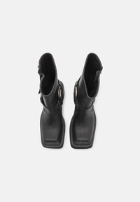 Jeffrey Campbell STUBBORN - Botine cu platformă - black