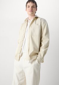 BOSS OWEN - Button down-skjorte - open white