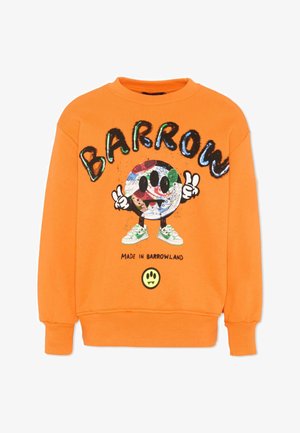 Oranje sweatshirt met een kleurrijke cartoonwereldbol die sneakers draagt en vredestekens maakt, met de tekst "BARROW" erboven en "Made in Barrowland" eronder.