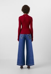 GAP GAP X CULT GAIA SHEER MCKNCK TOP - Stickad tröja - sled
