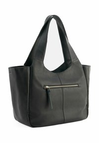 Borsa tote in pelle nera con texture liscia, caratterizzata da una tasca frontale con zip e ampi manici, progettata con una forma minimalista.