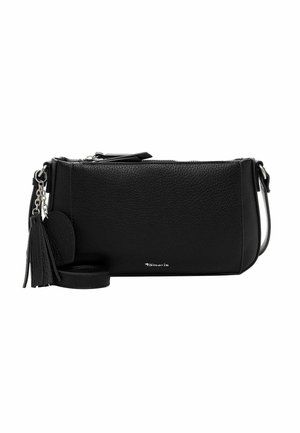 Czarna, teksturowana skórzana torba na ramię z zamkiem błyskawicznym, długim regulowanym paskiem, detalem z frędzla i małym logo marki na przedniej stronie.