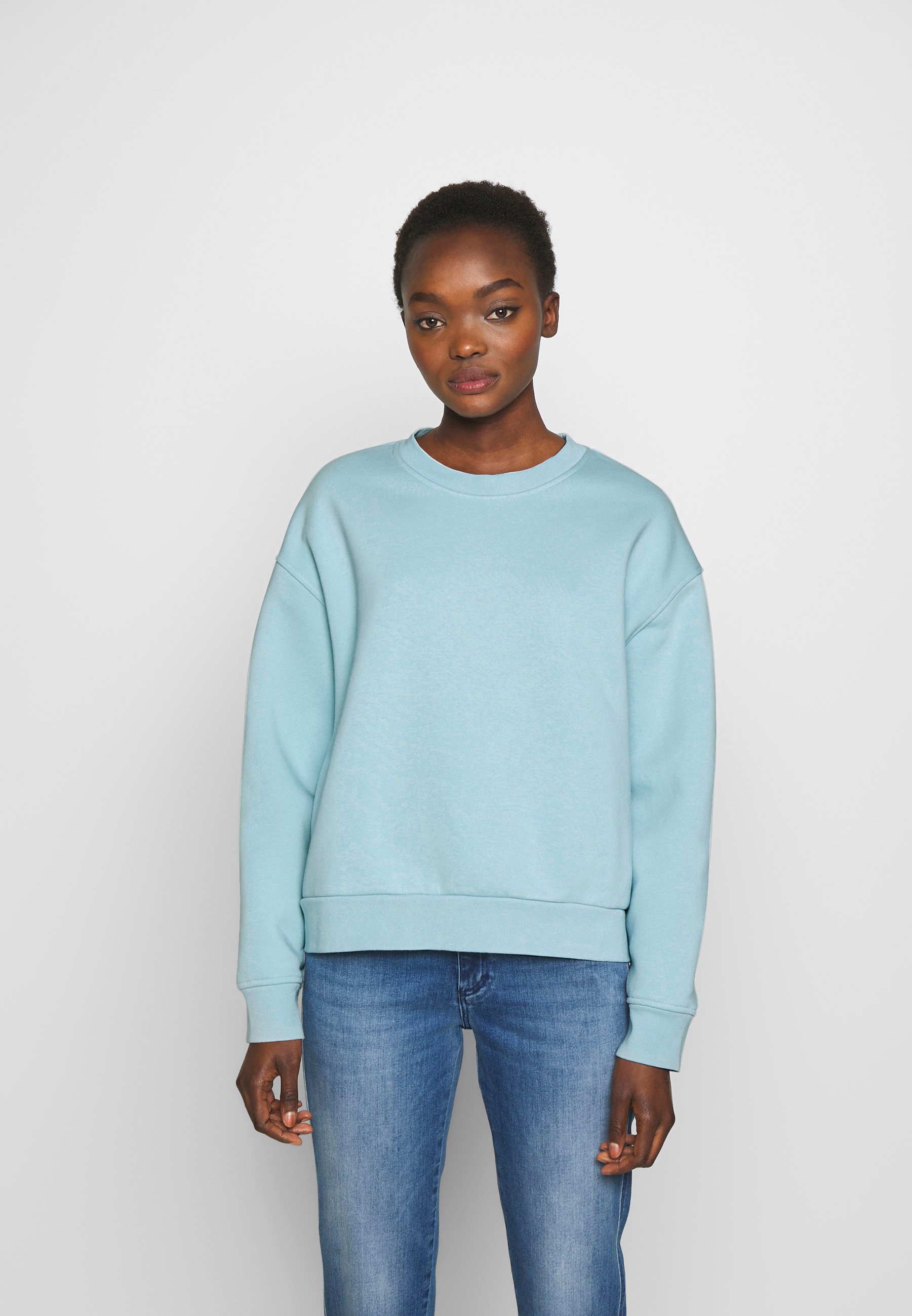 CLOSED Sweatshirt porcelaineweiß Zalando.at Closed Sweatshirt in Weiß | GRUENER.AT