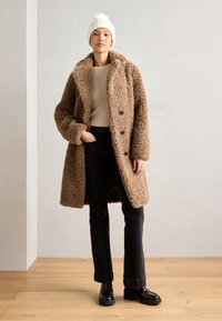 Anna Field Căciulă - off-white