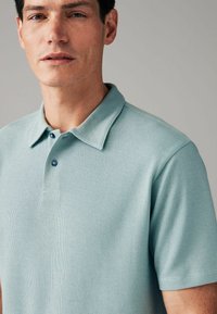 Next REGULAR FIT - Polo krekls - green