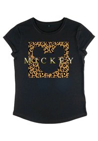 Svart t-shirt med ett leopardmönstrat fyrkant med en Mickey Mouse-silhuett och ordet "MICKEY" i guldtext under. Kortärmad.