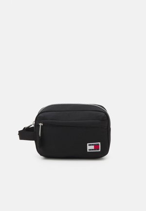 COLLEGE WASHBAG UNISEX - Kosmetická taška - black