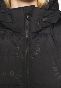 adidas Originals Zimní kabát - black