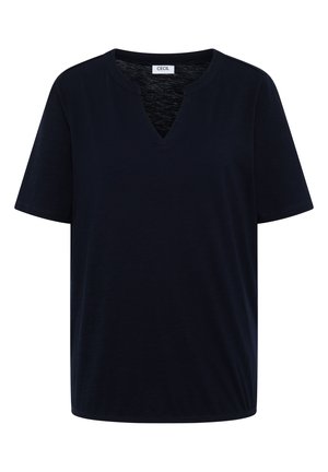 Mörk marinblå T-shirt med kort ärm och V-formad halsringning samt en liten varumärkesetikett inuti kragen.