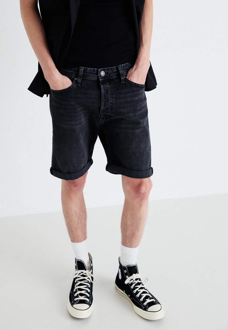 Jack & Jones JJICHRIS JJORIGINAL - Džinsa auduma šorti - black denim