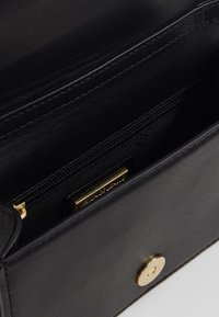 Versace Jeans Couture Bältesväska - black