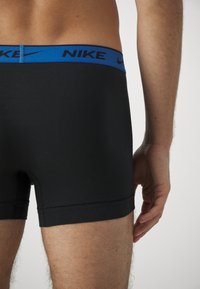 Nike Underwear TRUNK 3 PACK - Boxer brief - black/pink