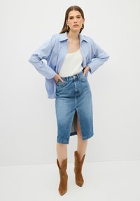 adL WITH FRONT SLIT - Falda vaquera - navy blue