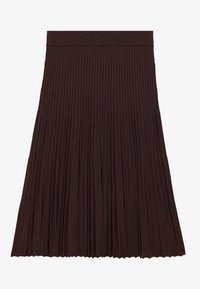 Jupe plissée marron en tissu doux et côtelé. Elle présente une taille ajustée et un design fluide et texturé qui tombe au milieu du mollet.
