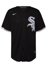 Maillot de baseball noir en tissu respirant, doté d'une fermeture à boutons, de manches courtes et d'un logo blanc accentué sur la poitrine gauche.