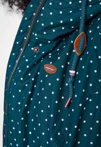 Ragwear Plus DANKA DOTS PLUS - Žieminė striukė - dark green