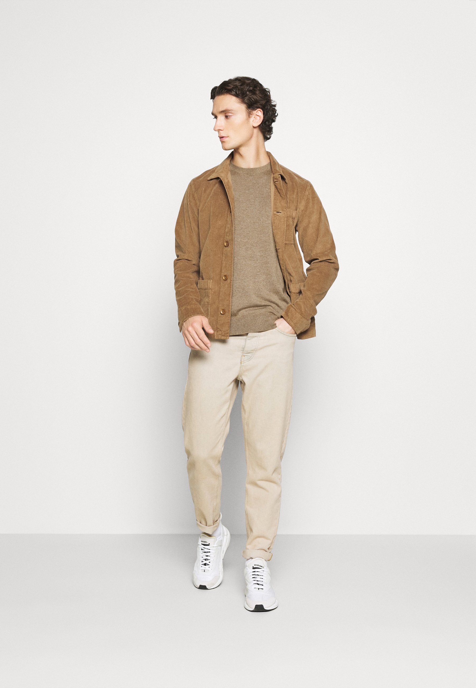 Abercrombie & Fitch CORE ICON CREW Strikkegenser tan Abercrombie & Fitch CORE ICON CREW - Strikkegenser - tan