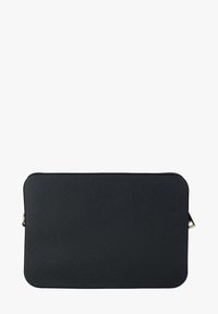 Custodia per laptop nera, con una texture, bordi arrotondati e chiusura con zip, caratterizzata da dettagli in metallo dorato e un design minimalista.