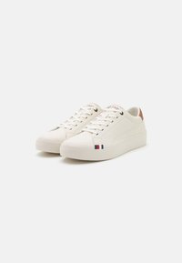Tommy Hilfiger MODERN - Matalavartiset tennarit - ivory
