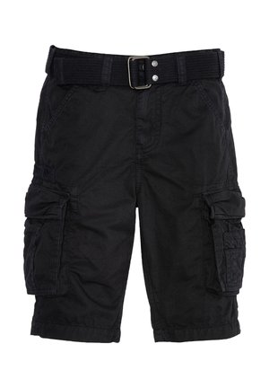 Schwarze Cargo-Shorts mit mehreren Klappentaschen und einem schwarzen, gewebten Gürtel mit Metallschnalle.