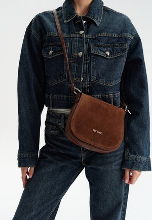 RYŁKO Keresztpántos táska - brązowy qd