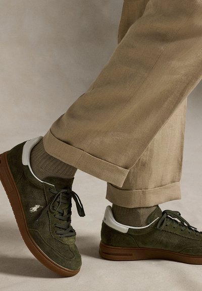 Polo Ralph Lauren BEDFORD SUEDE SNEAKER
- Sportcipő - armadillo/deckwash white