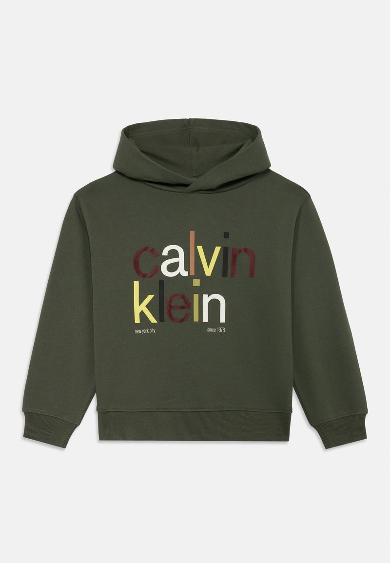 Zöld kapucnis pulóver, elöl "calvin klein" felirattal, színes betűkkel. Puha anyagból készült, laza fit.