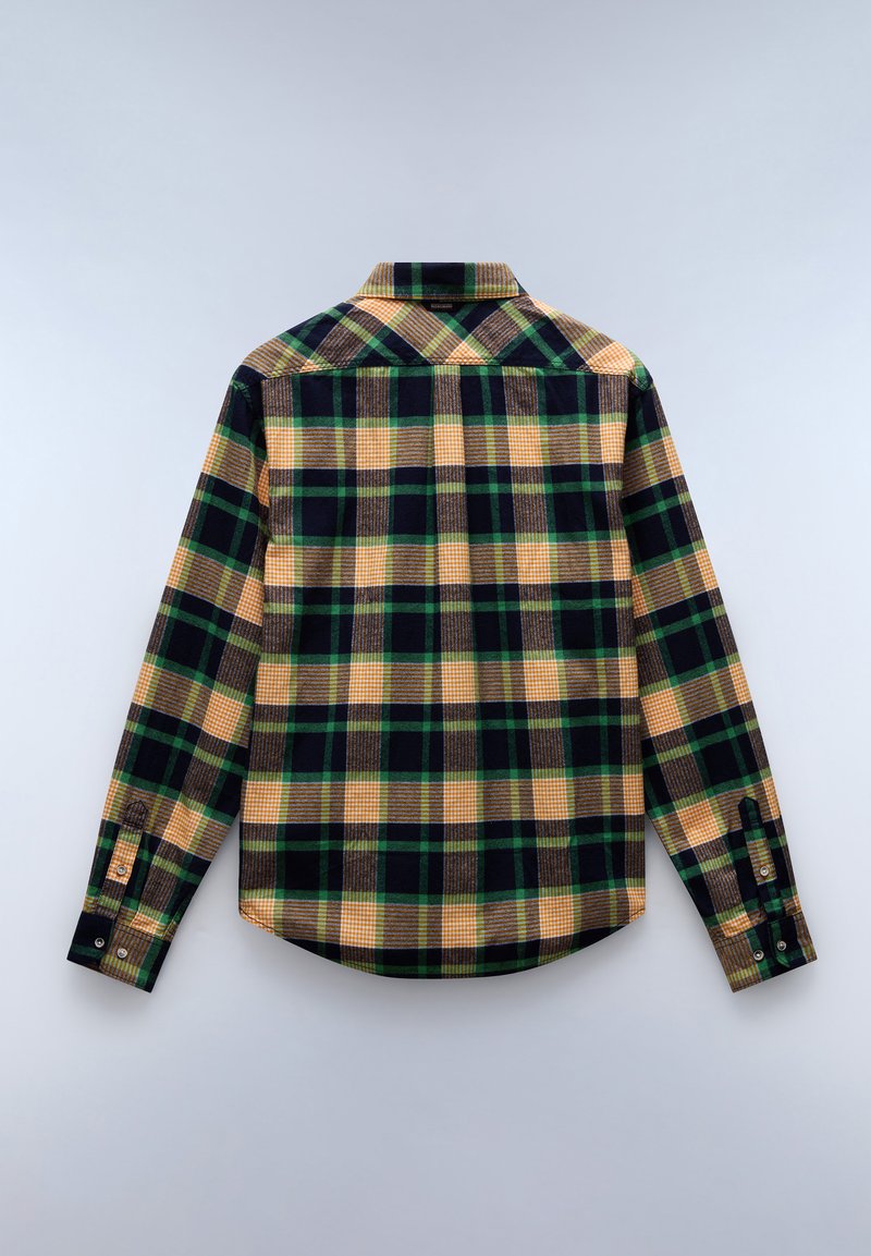 Chemise à manches longues en tartan présentant un mélange de couleurs vert, jaune et noir, fabriquée en tissu texturé avec des poignets à boutons et un col classique.