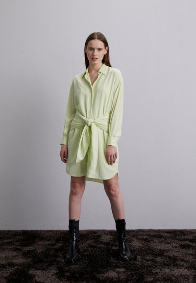 Maje Φόρεμα πουκάμισο - oliv