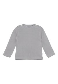 Lichtgrijze geribbelde peuter T-shirt met lange mouwen, ronde halslijn en twee drukknopen op de schouder, plat gelegd op een witte achtergrond.
