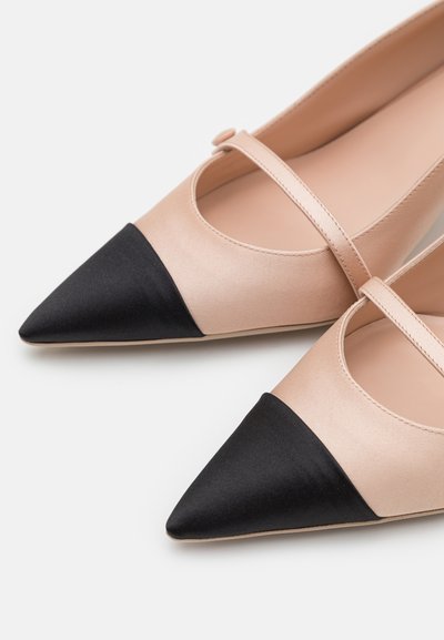 N°21 Classic heels - beige