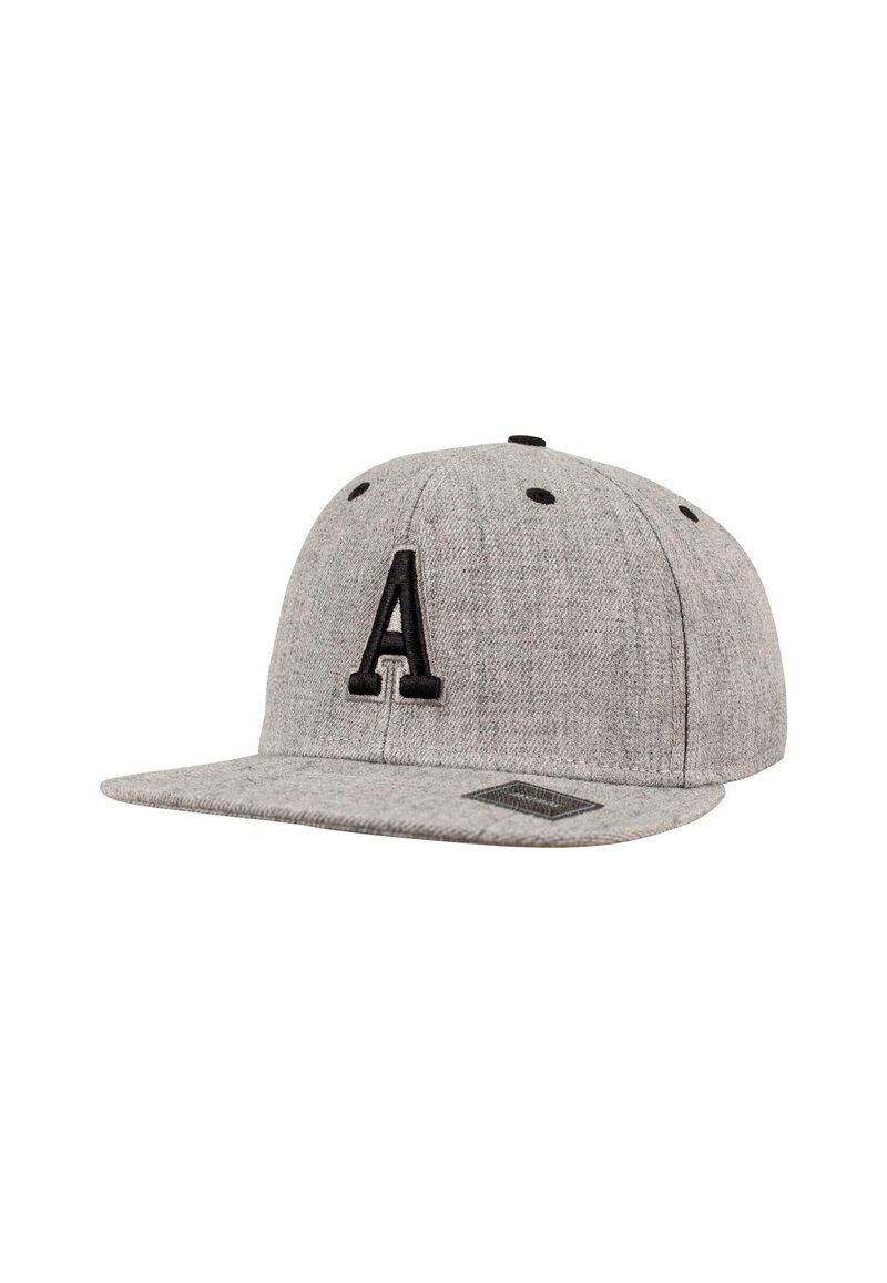 Szürke snapback sapka texturált anyagból, elöl fekete hímzett "A" betűvel és lapos billentéssel.