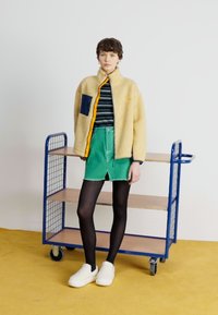 Levi's® BIGFOOT SHERPA JACKET - Fleecetakki - marzipan