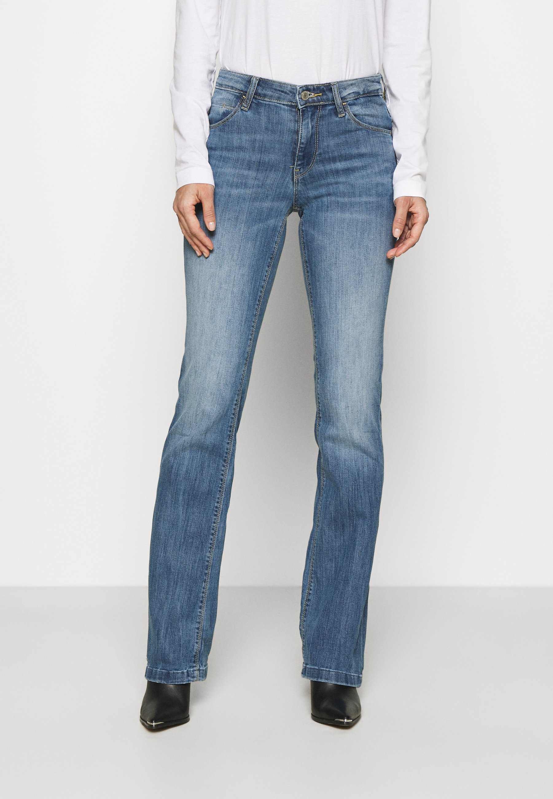 guess flared jeans