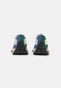 New Balance MS327 UNISEX - Sapatilhas - team forest green