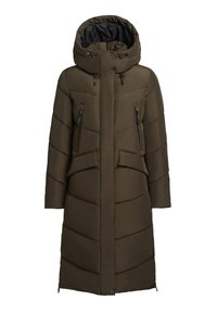 Cappotto lungo imbottito marrone con cappuccio, dotato di tasche con cerniera, design trapuntato e chiusura con zip. Il materiale sembra sintetico.