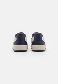 Diesel S-UKIYO V2 - Tenisice - beige