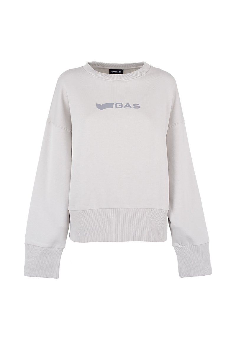 Sweatshirt corto grigio chiaro con maniche lunghe e larghe, polsini a coste e una texture morbida. Presenta un logo stampato "GAS" sul davanti.