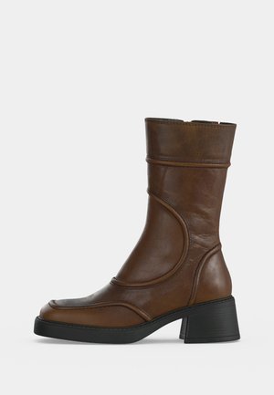MIISTA, MALENE TAN AND BLACK ANKLE BOOTS - Bottines à plateau - tan black