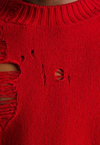 N°21 Pullover - red